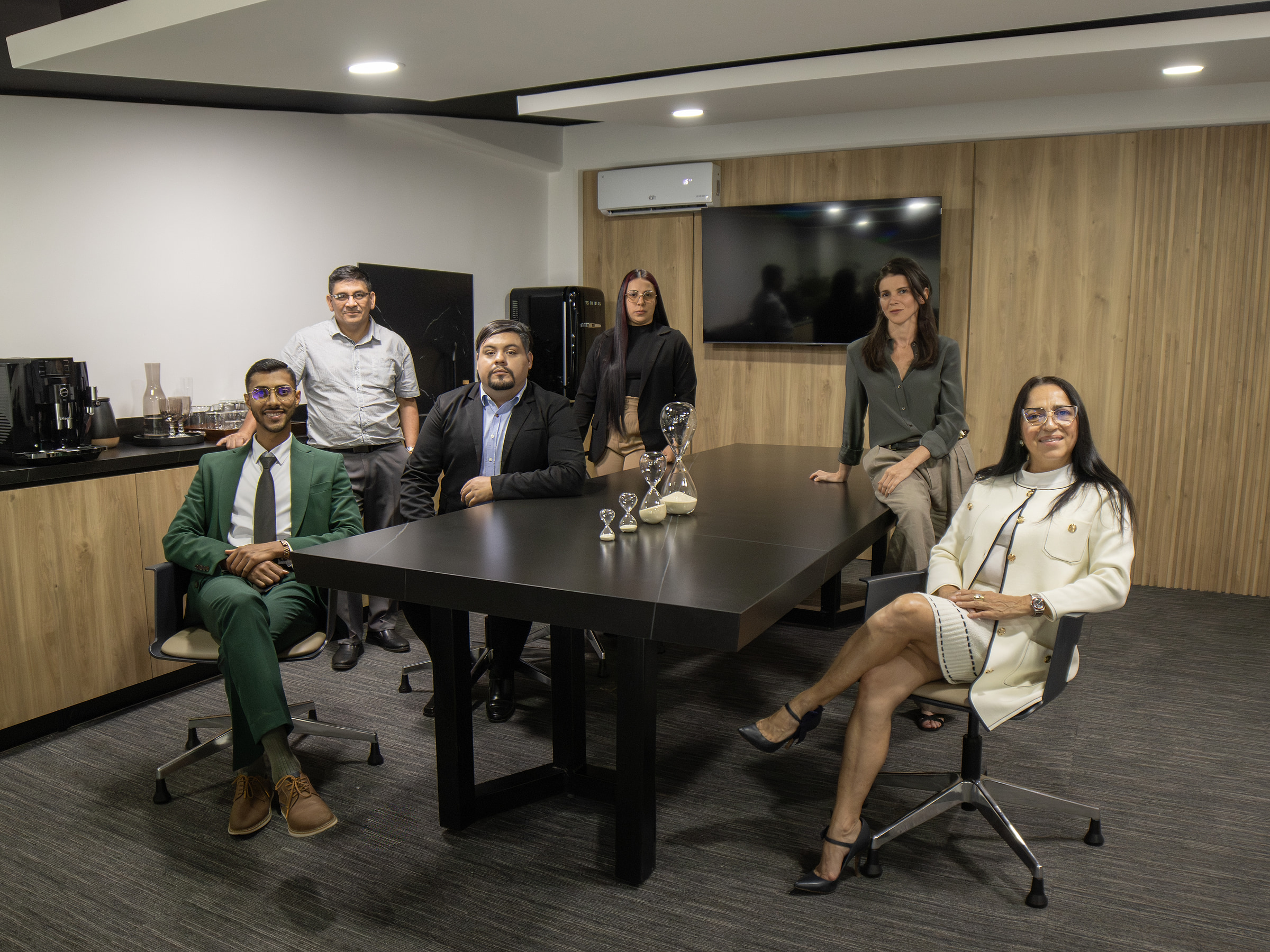 Equipo OnTrack en la sala de juntas de Santa Ana